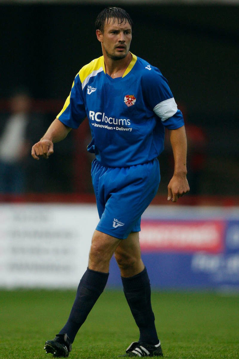 Ashley_Westwood_playing_for_Shrewsbury_Town