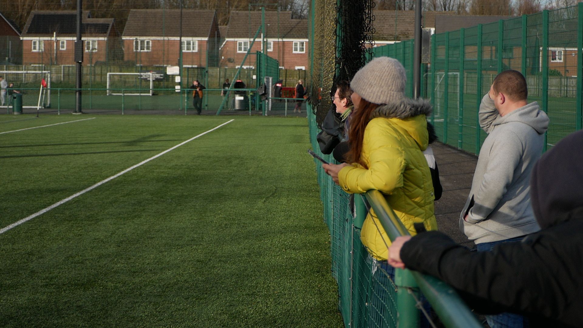 grassroots-football-parents-watch-a-game-football4football