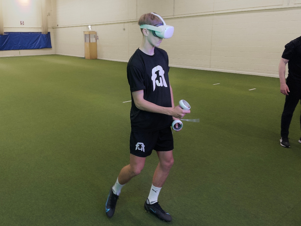 Virtual-Reality-football-equipment-used-by-academy-player-on-football4football